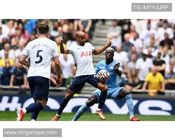 曼城与里昂激战成焦点双方进球精彩纷呈引发热议